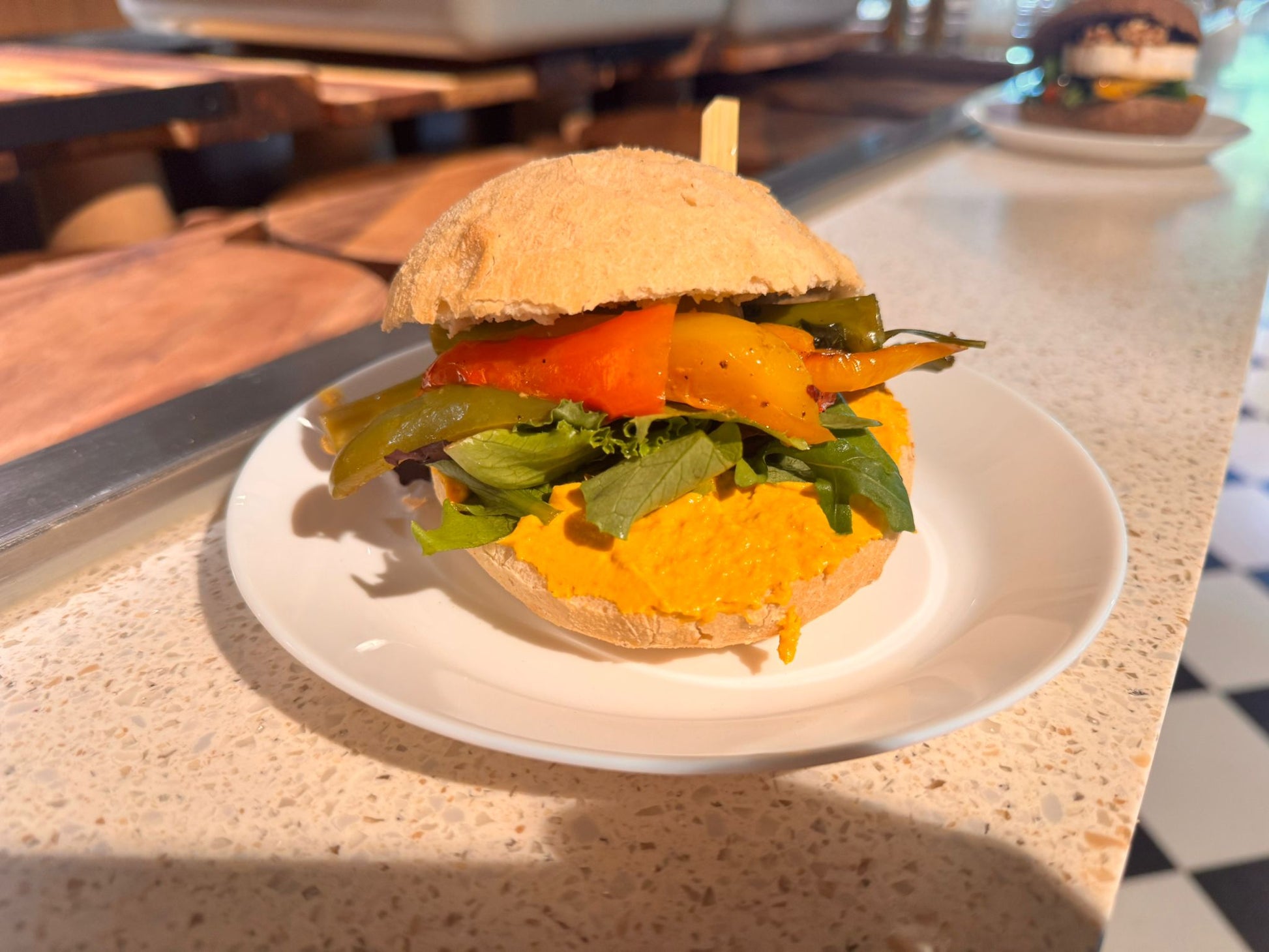 Luxe Broodje Humus Gegrilde Groente